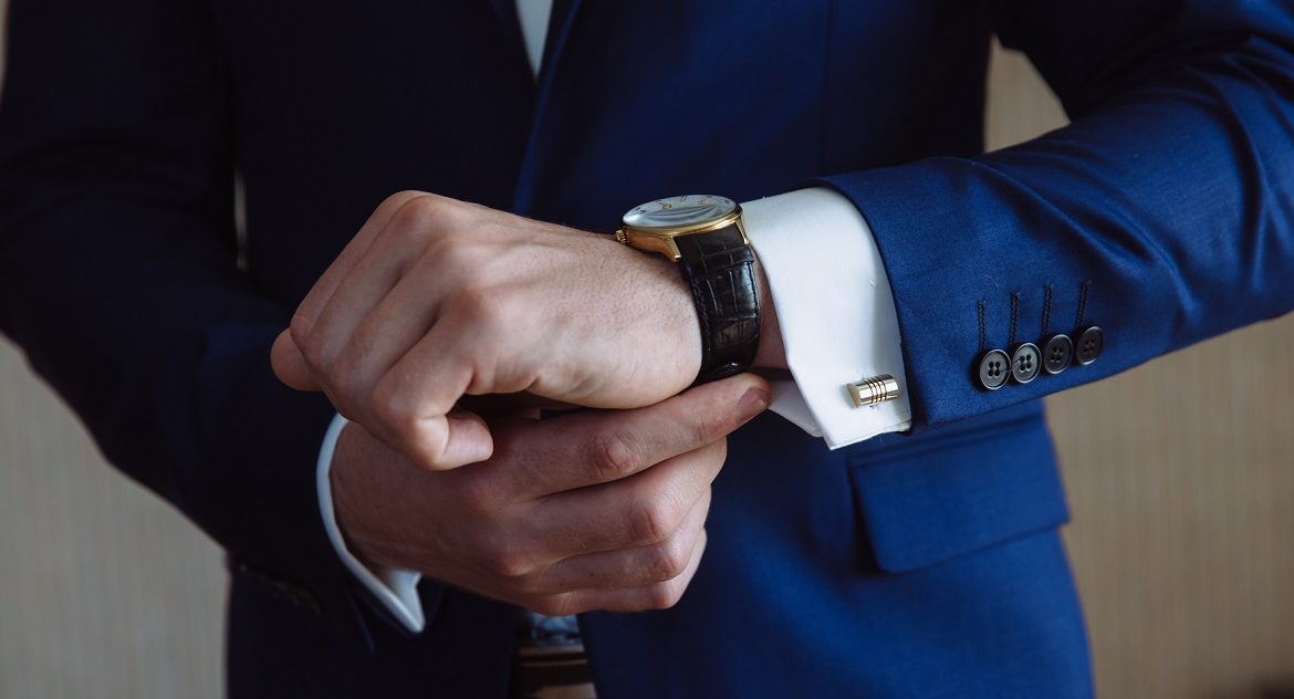 6 tipů a pravidel jak správně nosit hodinky – musíte je znát