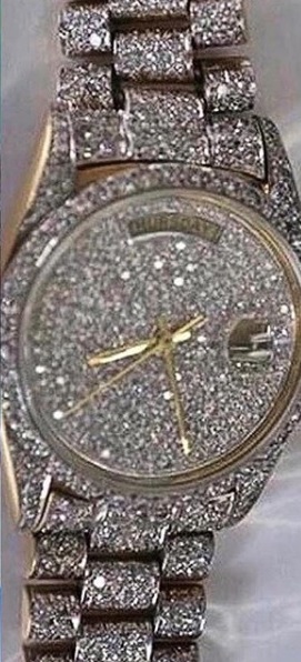 Takto vypadaly hodinky Pabla Escobara - byly vykládány diamanty